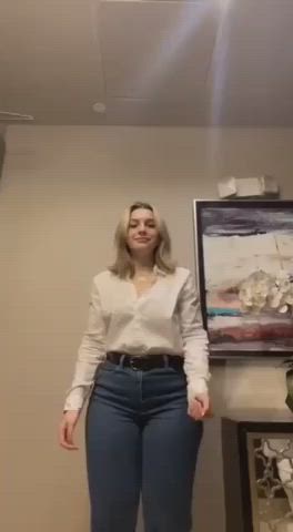 Does anyone know who she is? I can't find anything about her - free porn video