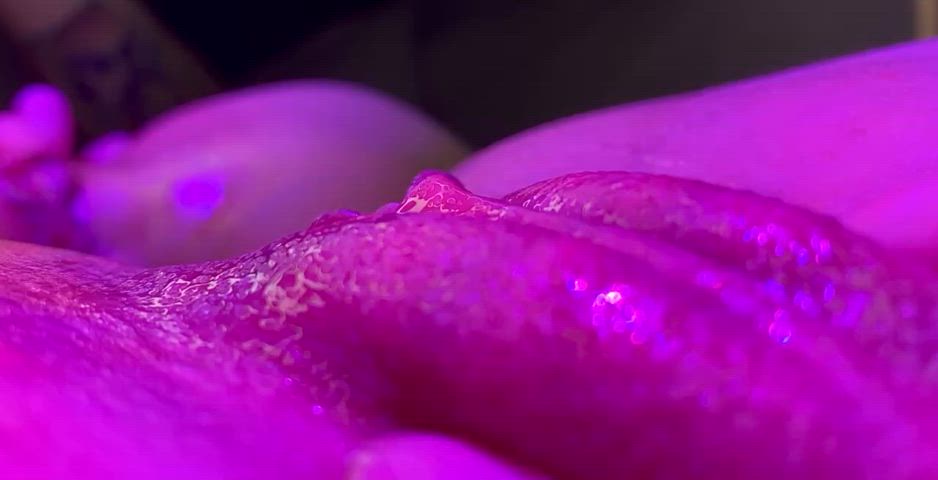 Doesn’t it make your mouth water, your cock hard or your pussy wet as fuck - free porn video