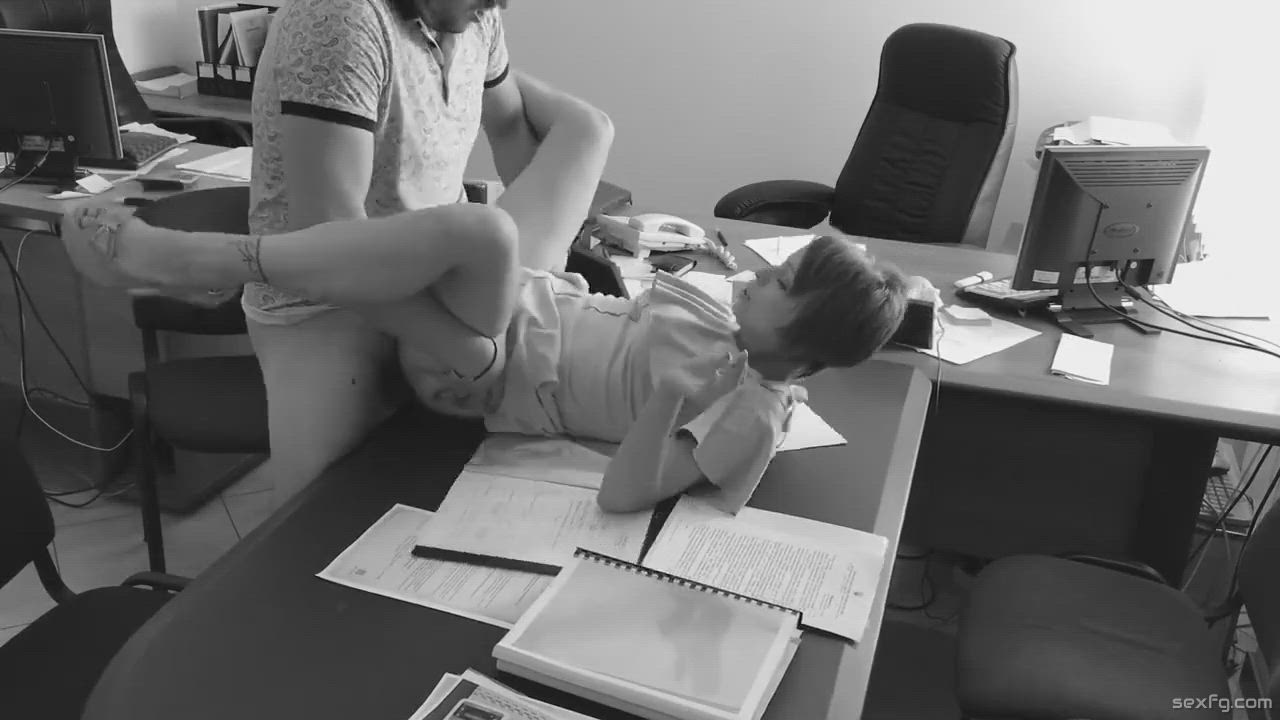 Short haired secretary gets pounded on the table - free porn video