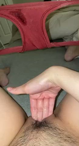 playing my hairy wet pussy - free porn video