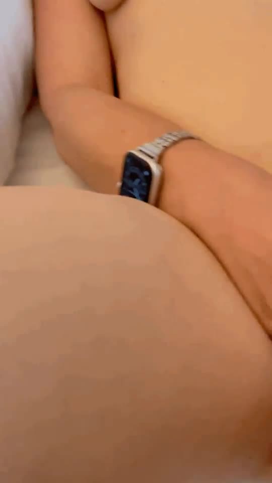 Laying in bed getting myself off. - free porn video