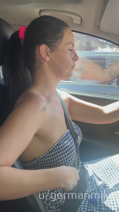 I love having fun in the car - free porn video