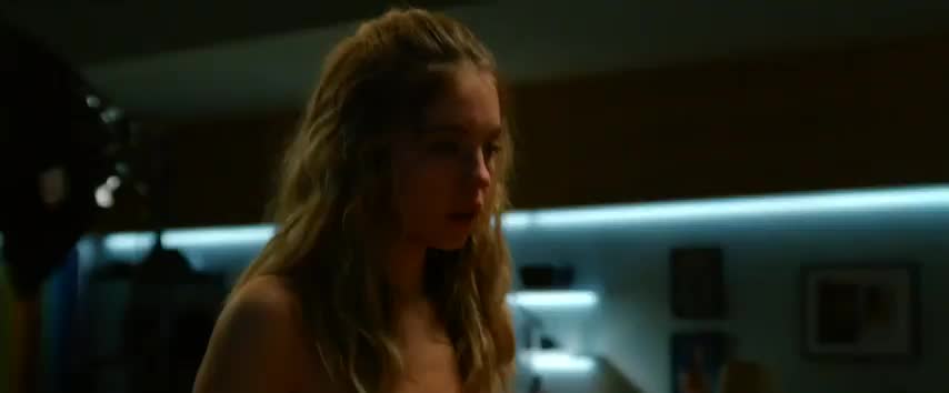 Sydney Sweeney riding in the voyeurs - free porn video