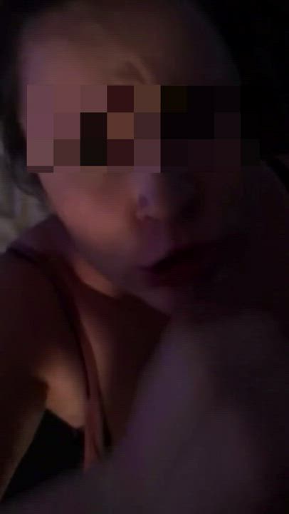 Love how she strokes it all out with her tits out - free porn video