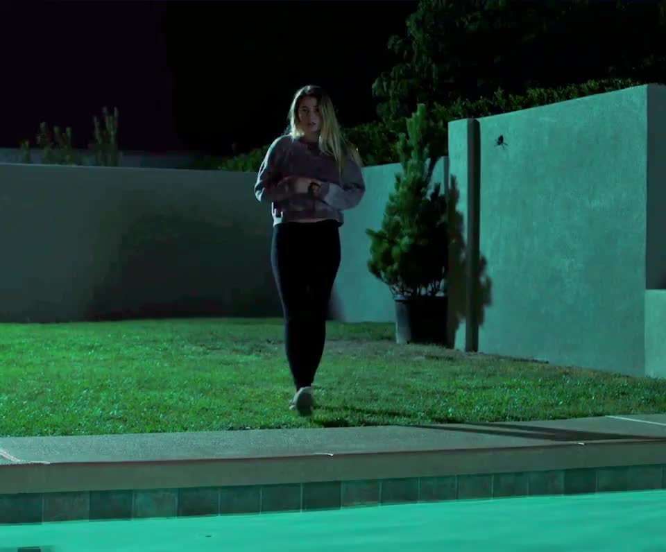 Lia Marie Johnson in T@gged [S2E5-2017] - free porn video