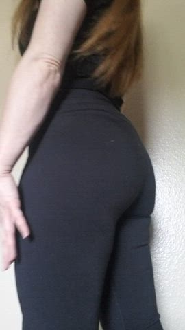 Do you wanna eat it or fuck it? 😋🍑 - free porn video