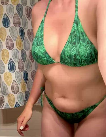 Time to shower after a long day at the beach ! - free porn video