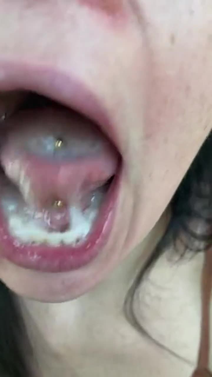 I sacrificed half my lunch so you could see how slutty my tongue looks - free porn video