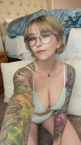 here to distract you - free porn video