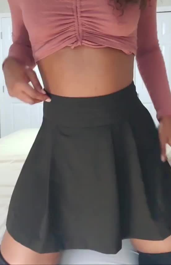 Reward this body with loads of cum - free porn video