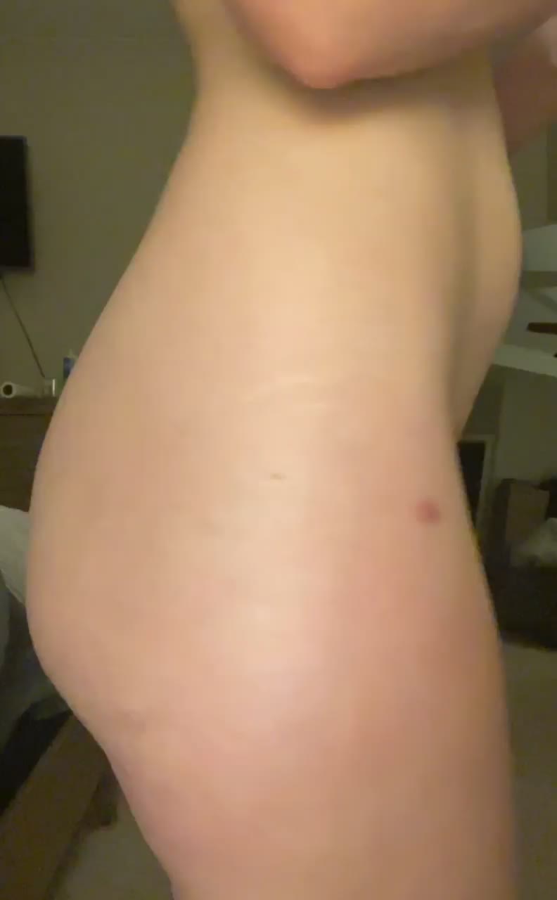 This mommy could really use a rub down... - free porn video