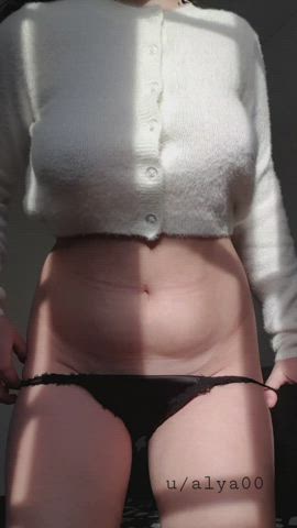 I hope to make some older men hard with my teen boobs today - free porn video