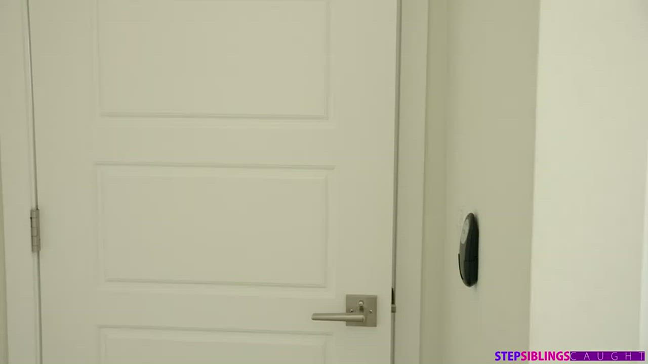 Stepsister Minxx Marii Blowjob and a cumshot on Ass - free porn video