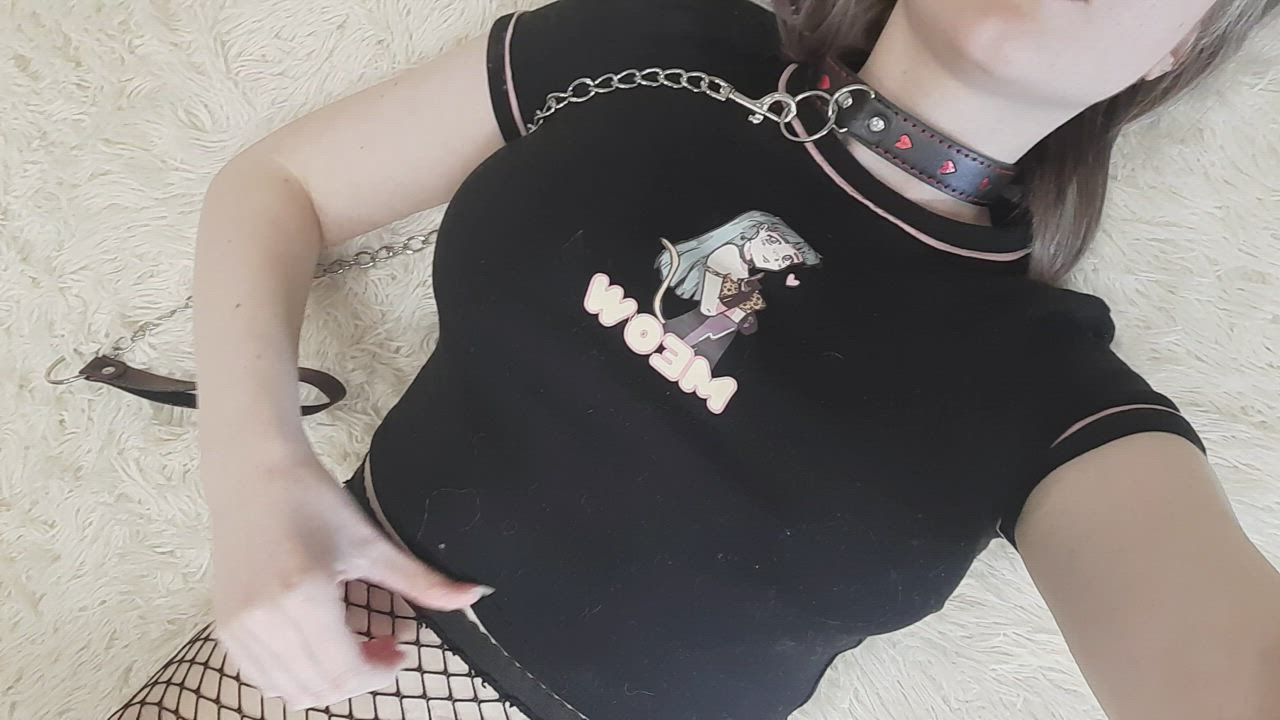 I need someone to play with my nipples - free porn video