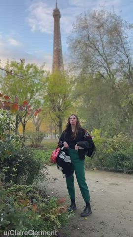 Tits out for the biggest tower [gif] - free porn video