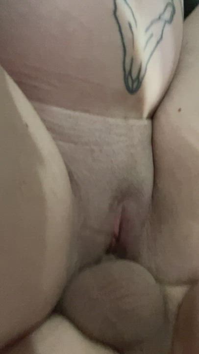 Breeding slut gets creampied - free porn video