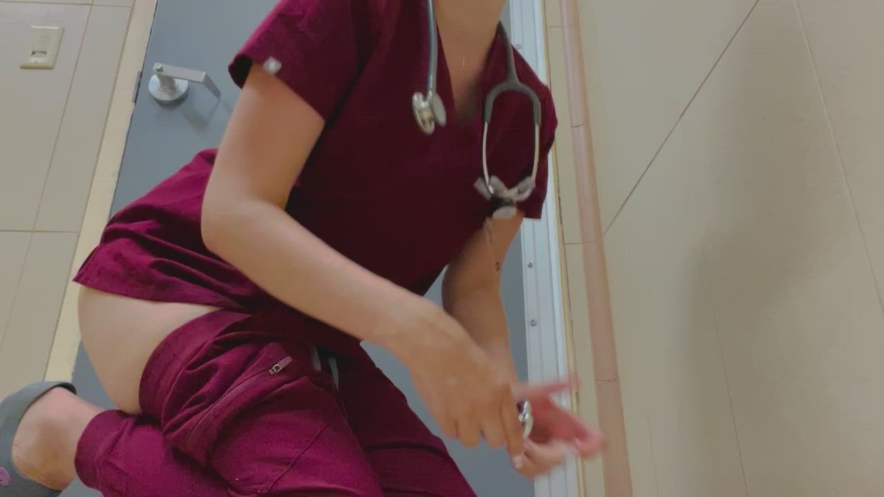 Plugged at work - free porn video