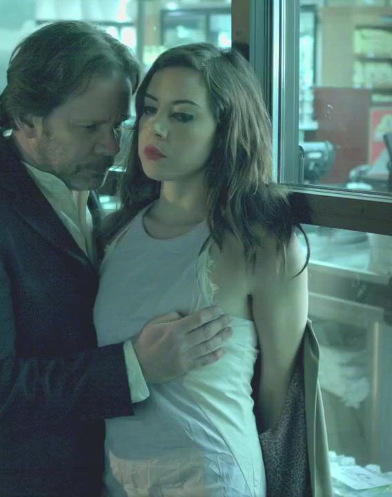 Aubrey Plaza loving being felt up - free porn video
