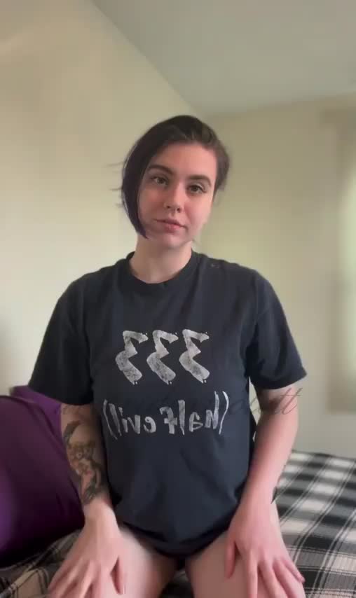 What would you do if you woke up to this? - free porn video