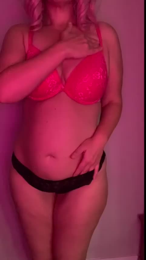 GIF. Love a [f] striptease! - free porn video