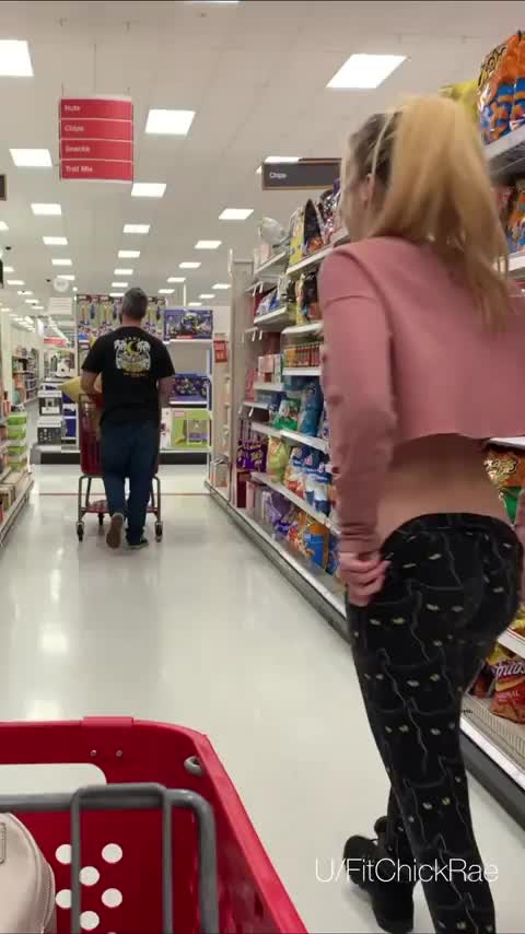 Just looking for chips [gif] - free porn video