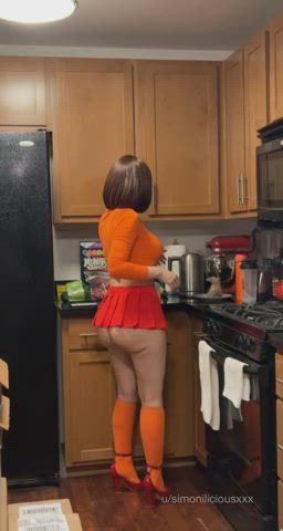 Velma in the kitchen (simoniliciousxxx) [Scooby-Doo] - free porn video