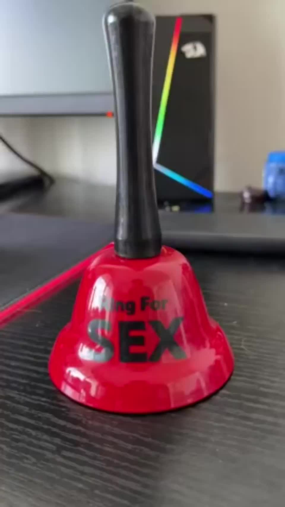 Suck my vagina while I play - free porn video