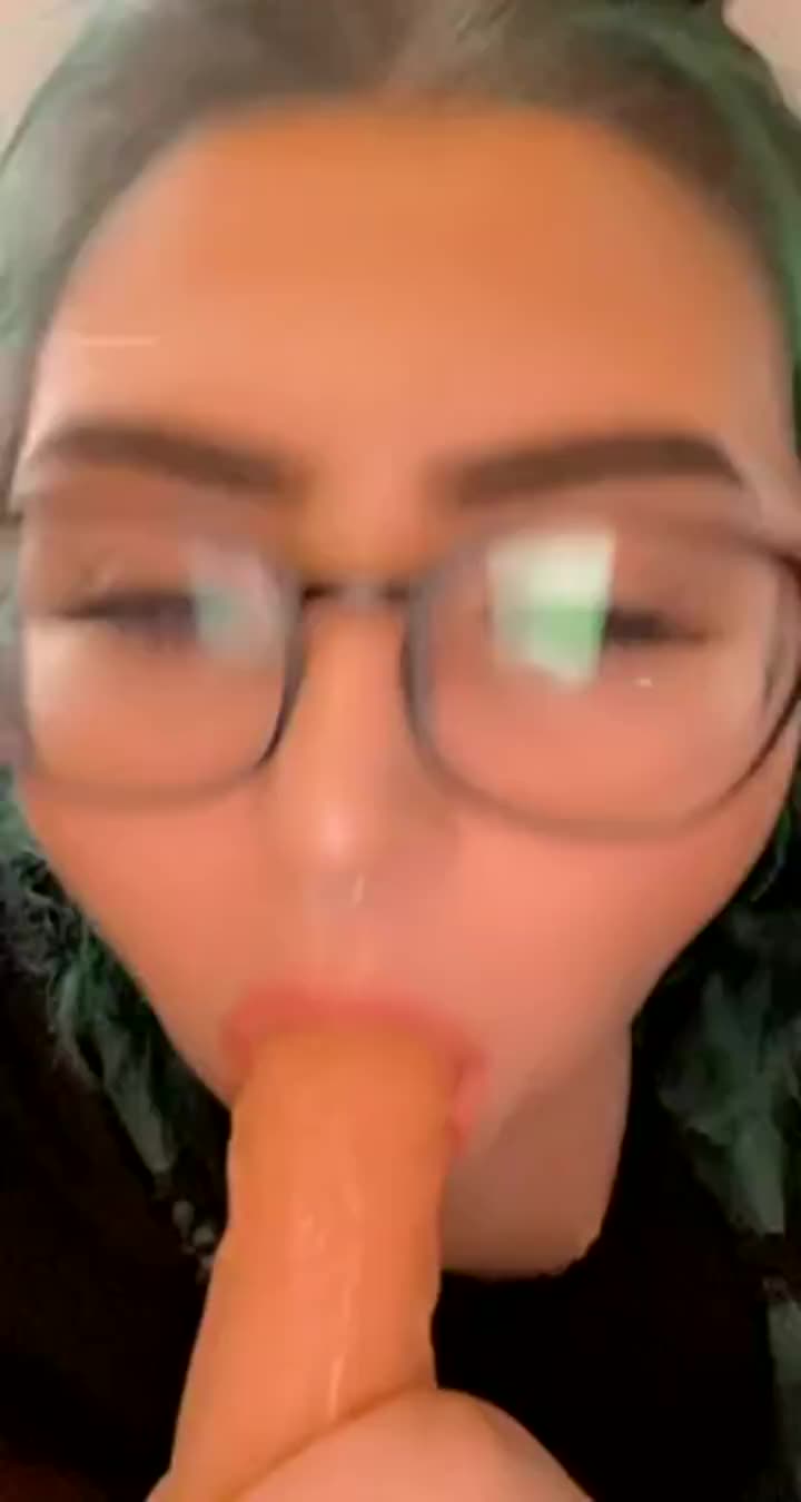 I love getting cum on my glasses - free porn video