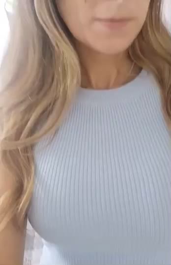Would you lick my nerdy teen pussy before getting inside me? - free porn video