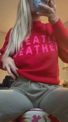 HappyHailey0104 drinking her coffee and dropping her titties - free porn video