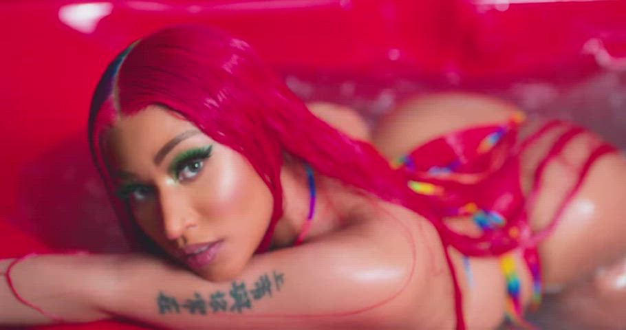 I dream of having a body like Nicki's so all my buds could use me whenever they like - free porn video