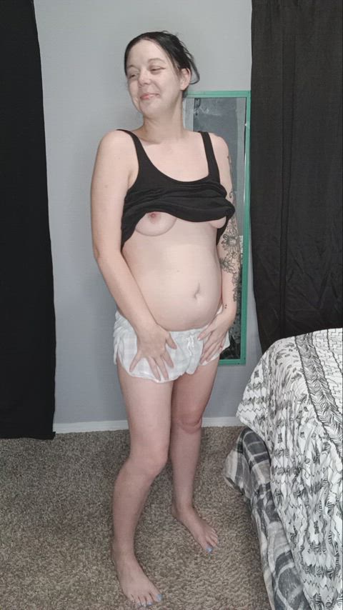 I can't wear clothes in bed - free porn video