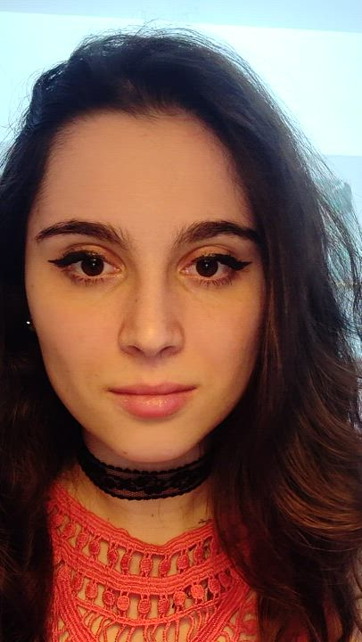 You'll get a surprise if you can keep the eye contact - free porn video