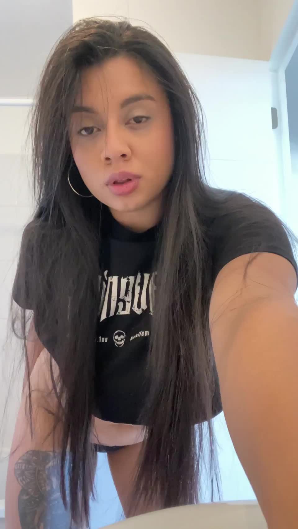 Sorry for my messy hair, you can come and make it even messier! - free porn video