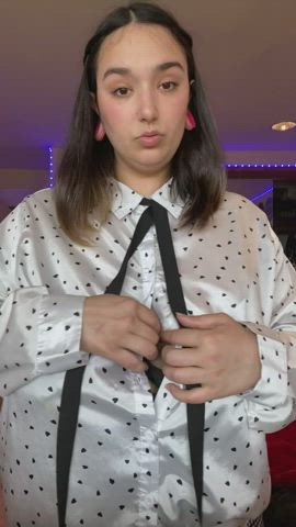 One boob bouncing out to say hi. - free porn video