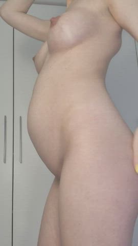 19 weeks in .. feeling naughty and a bit sexy - free porn video