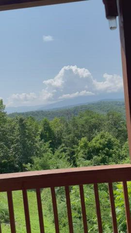 The grand ol’ Smokey Mountains sure are beautiful, huh? - free porn video