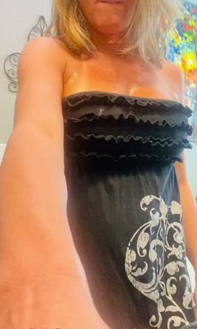 Mommy loves to have your cream on her tits. 39yo w 3 kids - free porn video