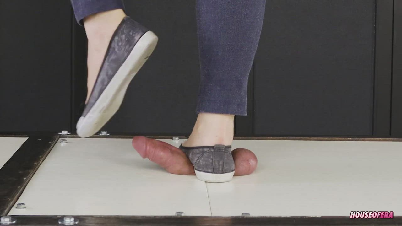 Stomping finish - free porn video