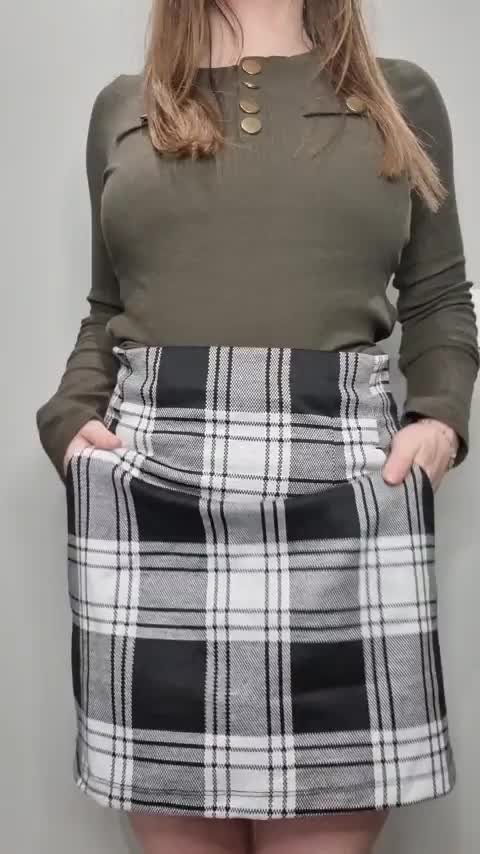 Sorry for my stretch marks and medium boobs, but i hope your day will be better ❤️ - free porn video