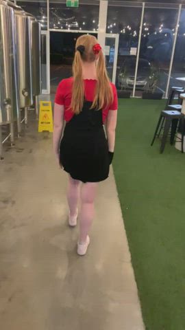 This is how I give tips to the staff for good customer service in a bar [GIF] - free porn video