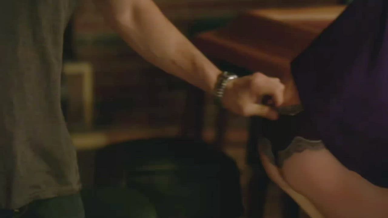 Mary-Louise Parker in Weeds. 2000’s - free porn video