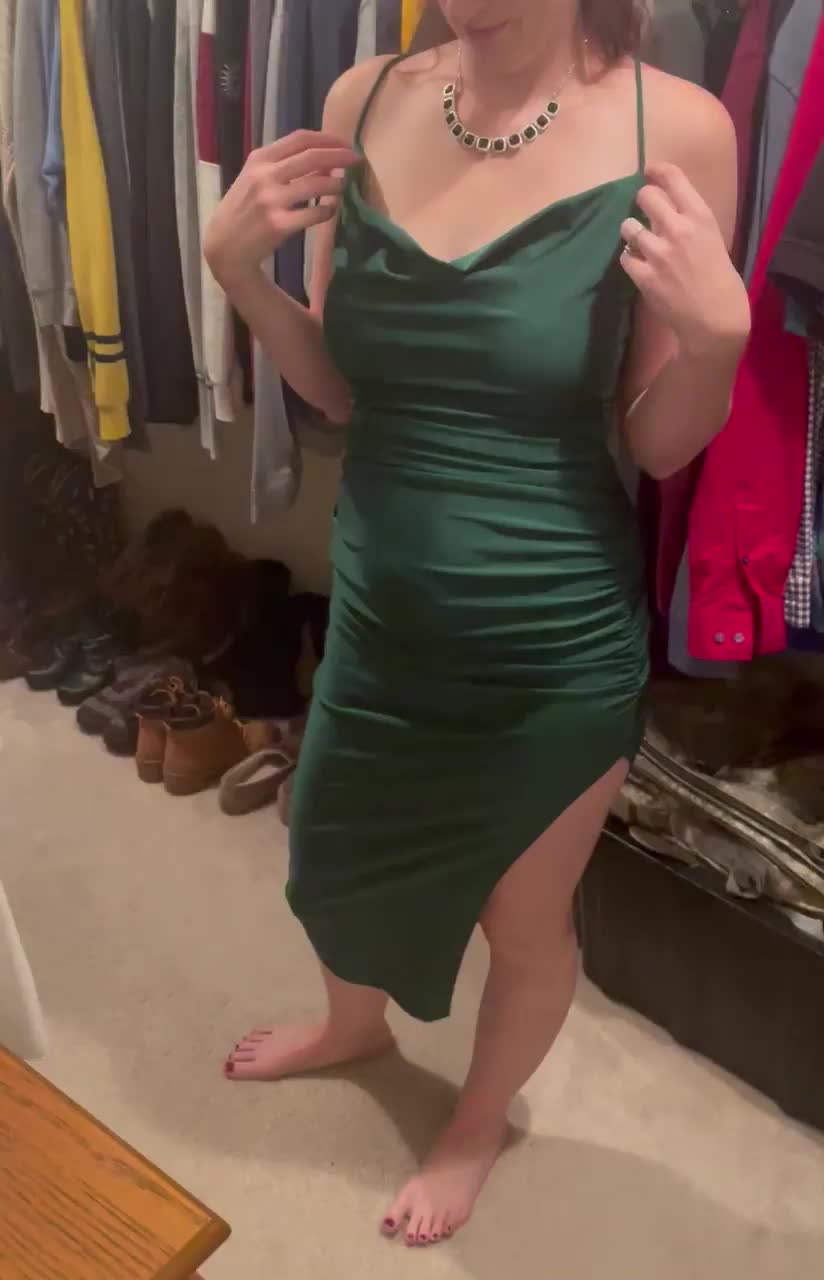 Green always looks good on pale skin - free porn video