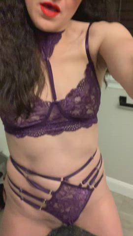 Can I rub my pussy on you next, Daddy? (40yr old mom) - free porn video