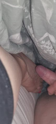 Cumshot on fucking hot feet - free porn video