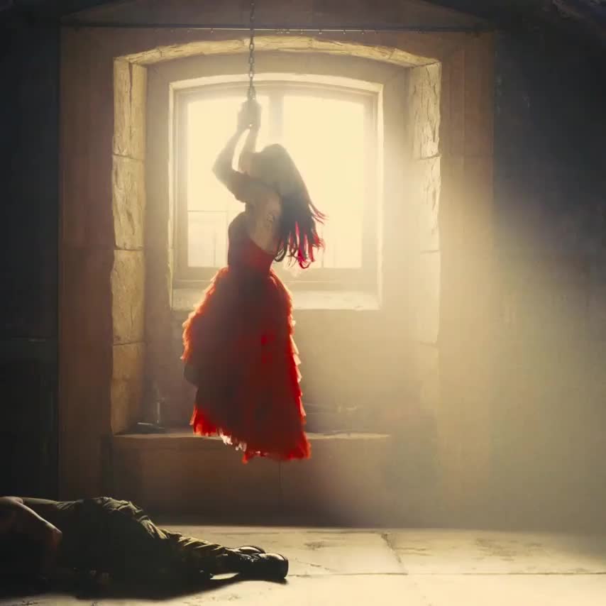 Margot Robbie’s feet in Suicide Squad - free porn video