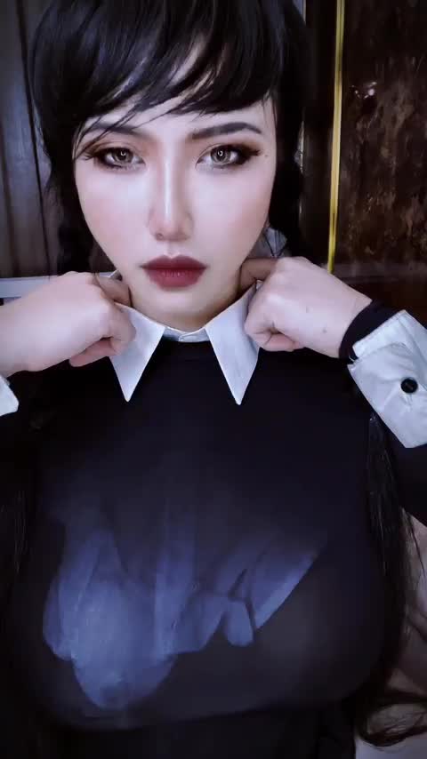wednesday got some big and bouncy tits now - free porn video