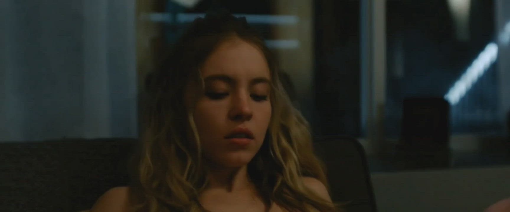 Sydney sweeney getting groped and pussy licked - free porn video