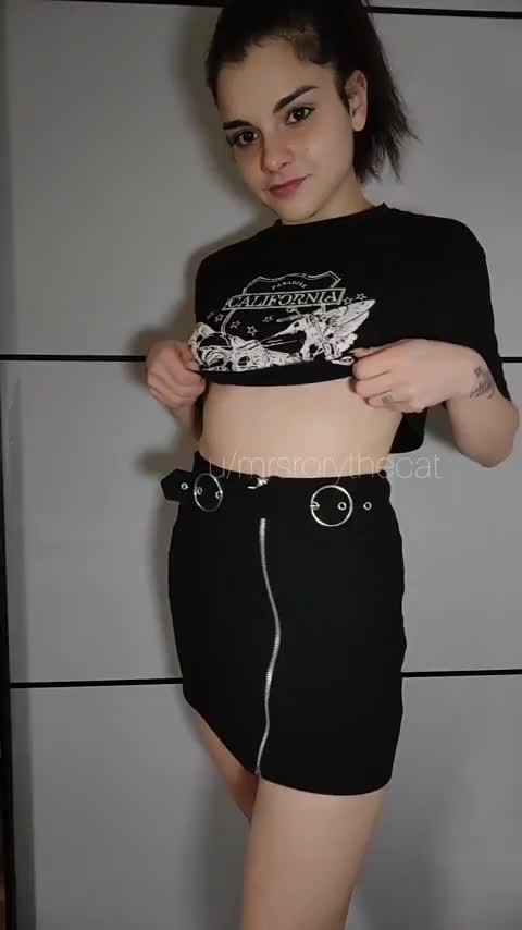 Found the perfect outfit so you can creampie me at the restaurant bathroom in our first date - free porn video