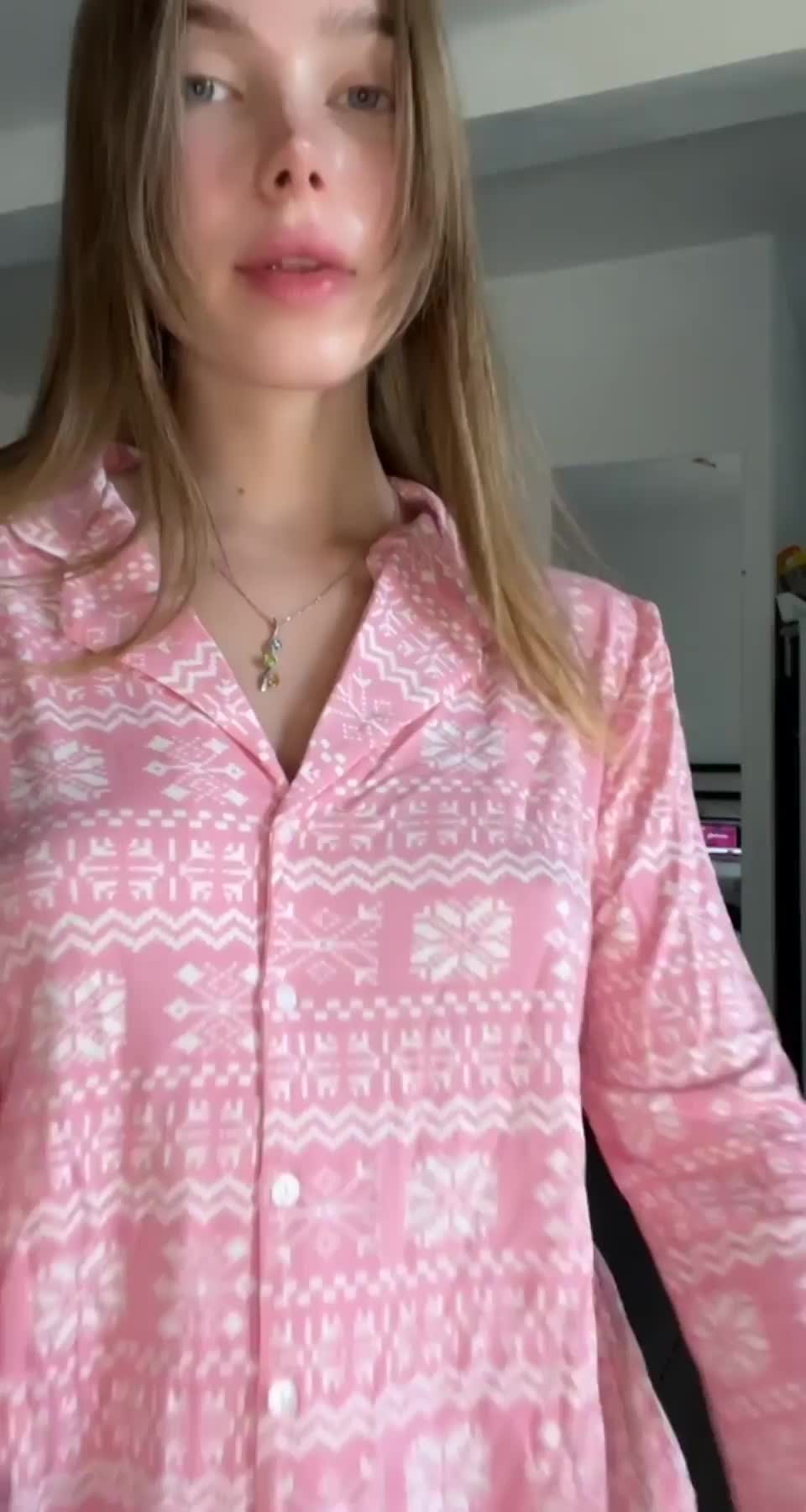 Can I be your girlfriend who cooks for you every night and is your slave in bed? - free porn video